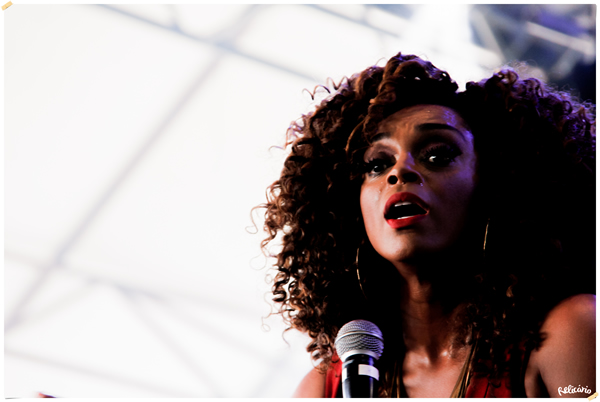 Paula Lima cantante brasileña