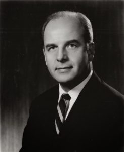 El senador Gaylord Nelson.