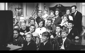 Escena de "La gran familia" (1962). Blog de Rafael Ramírez.