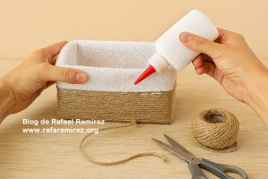 Cestas de baño hechas con materiales reciclados. Paso 3. Blog de Rafael Ramírez. 