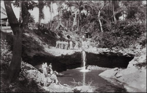 Pequeña cascada.