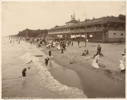 En la playa, Euclid Beach, Cleveland, Ohio. 