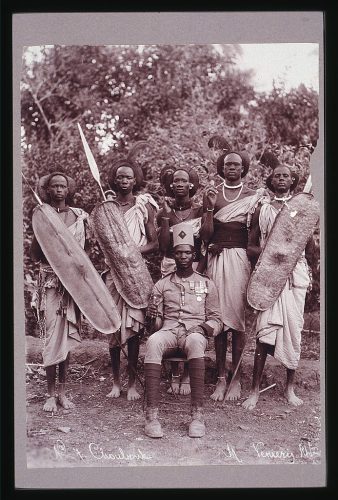 África - Sudán(?) - guerreros. 