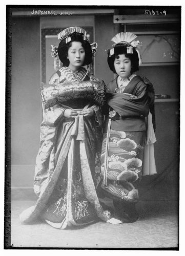 Geishas. 