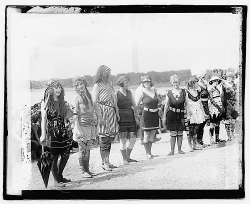 Desfile de belleza en la playa. 