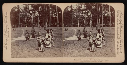 Niños de Japón, parque Otani, Kioto, Japón. 
